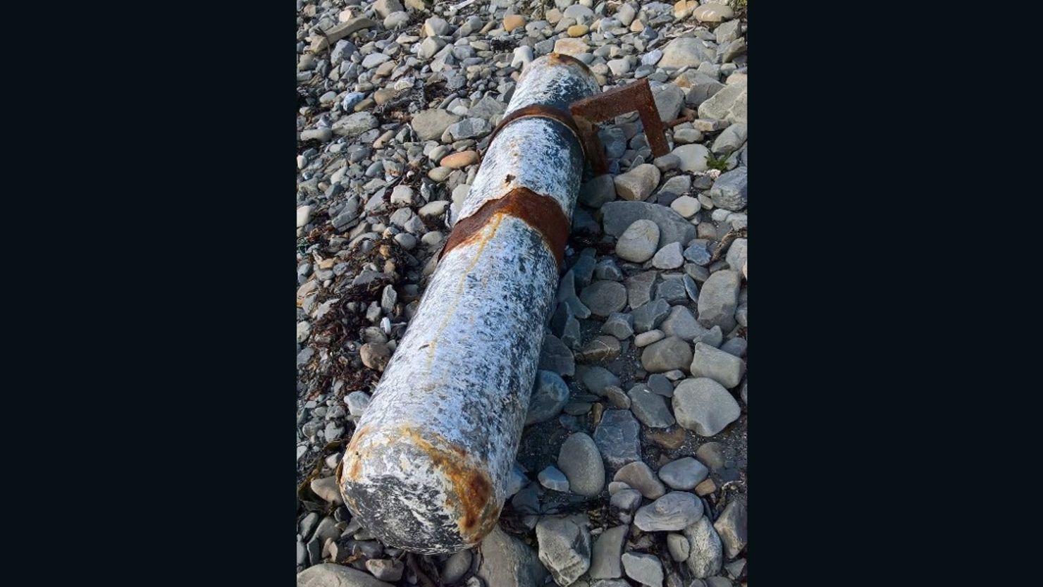 Cocaine had been stuffed inside a torpedo-like canister that washed ashore on Ireland's west coast.