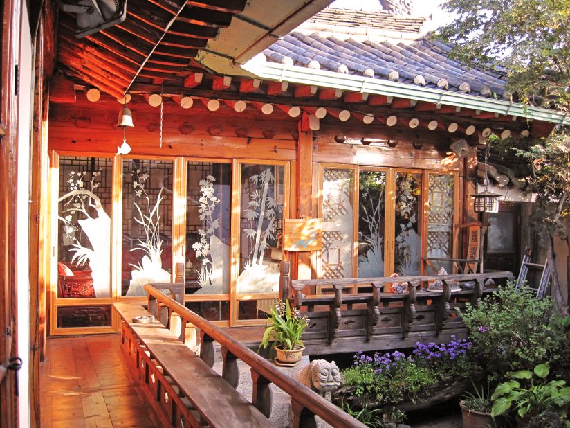 Hanoks' pagoda-style roofs, eaves and intricate woodwork are becoming harder to find in South Korea. Traditional buildings that remain are under threat from rising property prices and Korea's ongoing modernization. In Seoul, original hanoks are concentrated in Buckchon, a so-called "hanok village".