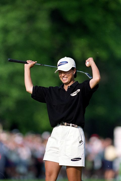 South Korean golfers are dominating the women's game at present, with six players in the world's top 10 rankings and 40 in the top 100. Se Ri Pak was the first Korean to win a golf major, the LPGS Championship, in 1998. A decade later, a wave of "Se Ri kids" emerged.