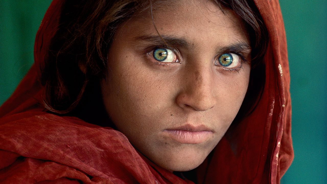 Original "Afghan Girl" Photo taken by Steve McCurry.