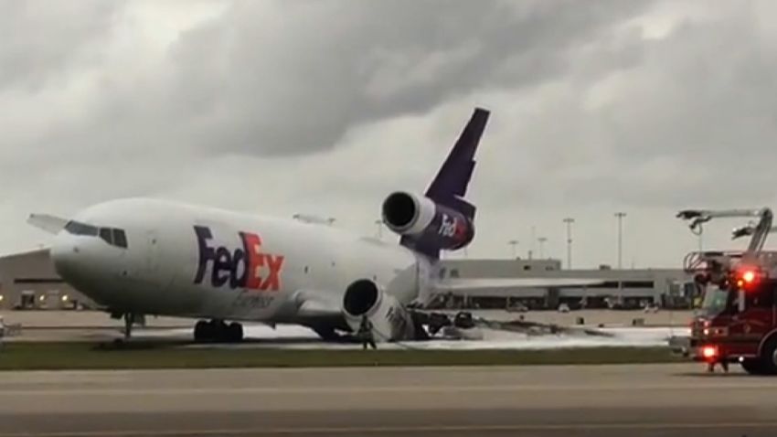 FedEx Plane Fire 02