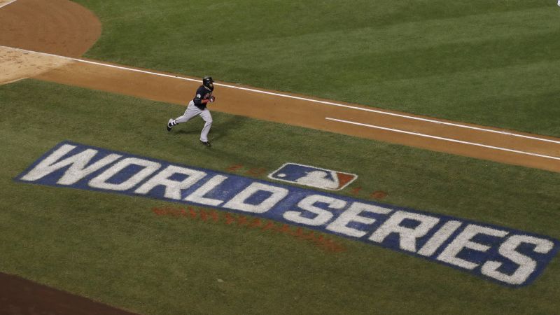 Cubs Fans Go Crazy After World Series Win | CNN