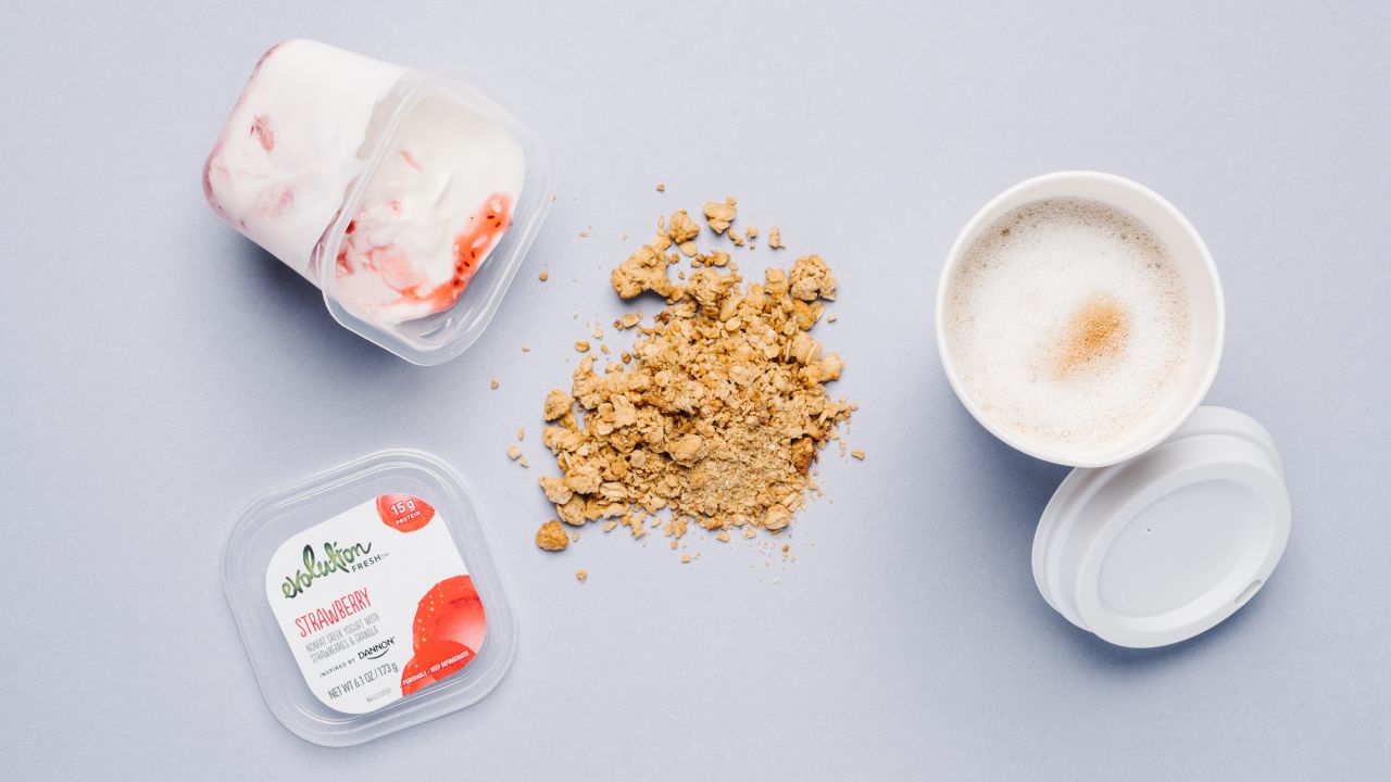 Strawberry Greek yogurt parfait is a nutritious option that does not have gluten-containing ingredients. A nonfat latte macchiato is one of several delicious gluten-free options.