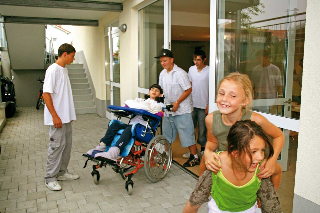 Wolfgang Frey has created a 'five-finger principle for sustainability that specifies buildings must be ecological, affordable, innovative, integrative and profitable.<br /><br />Integrative refers to the comfort and lifestyle of human inhabitants. The Heidelberg complex will host a multi-generation community with a mix of needs for diversity. He hopes they will blend and support each other, with youths providing services for vulnerable people. 