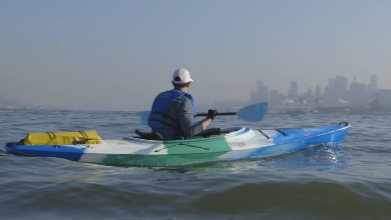 man commutes to work by kayak schwitzky_00022327.jpg
