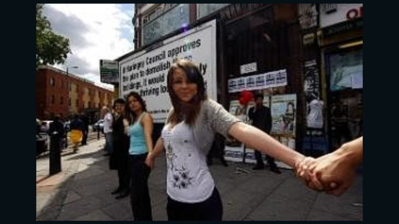 The human chain in 2008. 