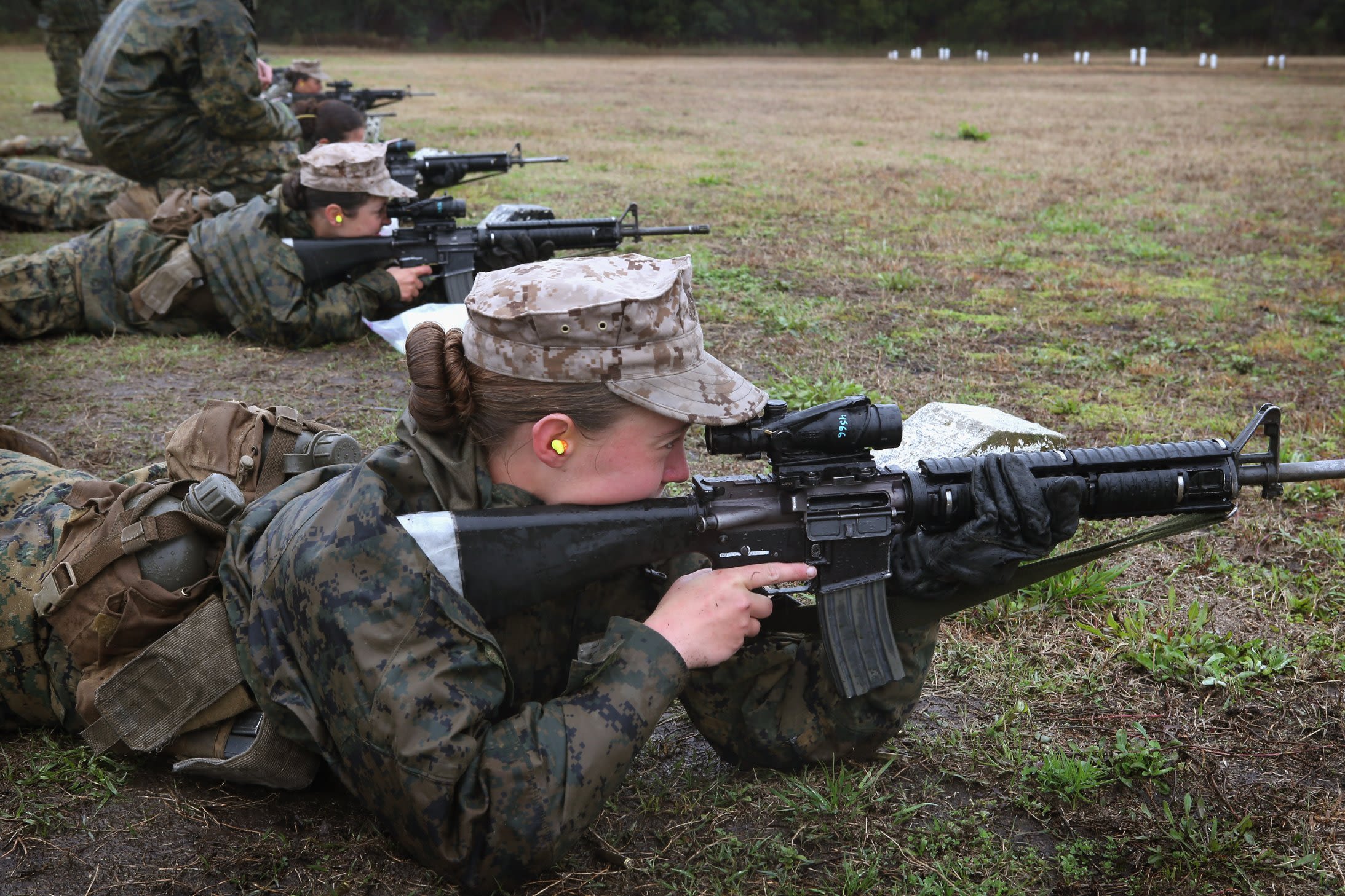 Army describes plans for integrating women into combat