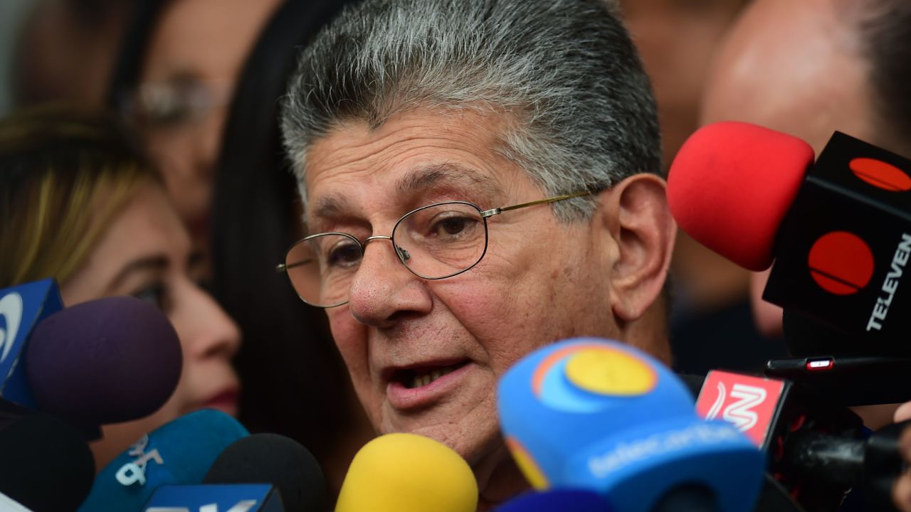 The president of the Venezuelan National Assembly, Henry Ramos Allup, speaks with the press in Caracas on November 1, 2016.
Opposition lawmakers were to stage a "political trial" of Venezuelan President Nicolas Maduro on Tuesday after a blocked bid to oust the deeply unpopular leader through a referendum. But the proceedings in the opposition-dominated National Assembly are largely seen as symbolic, said one analyst, Luis Vicente Leon. The Supreme Court has consistently backed Maduro in declaring decisions by the National Assembly against him to be void.
 / AFP / RONALDO SCHEMIDT        (Photo credit should read RONALDO SCHEMIDT/AFP/Getty Images)