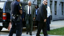 Comedian Bill Cosby(C) arrives at the Montgomery County courthouse for a trial hearings in the sexual assault case against him in Norristown, Pennsylvania on November 2, 2016. / AFP / KENA BETANCUR        (Photo credit should read KENA BETANCUR/AFP/Getty Images)