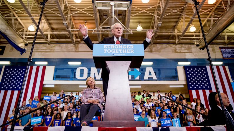 Billionaire Warren Buffett speaks at a Clinton rally in Omaha, Nebraska, on August 1, 2016. Buffett <a href="index.php?page=&url=http%3A%2F%2Fmoney.cnn.com%2F2016%2F08%2F01%2Fnews%2Feconomy%2Fwarren-buffett-donald-trump-tax-returns%2F" target="_blank">challenged Trump</a> to discuss his tax returns publicly.