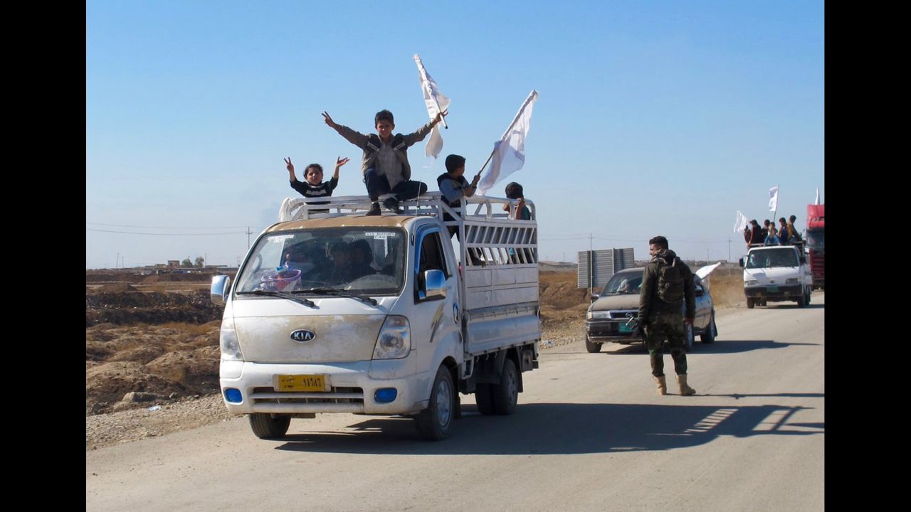 People fleeing Mosul took the main highway from Nineveh to Kurdistan. 