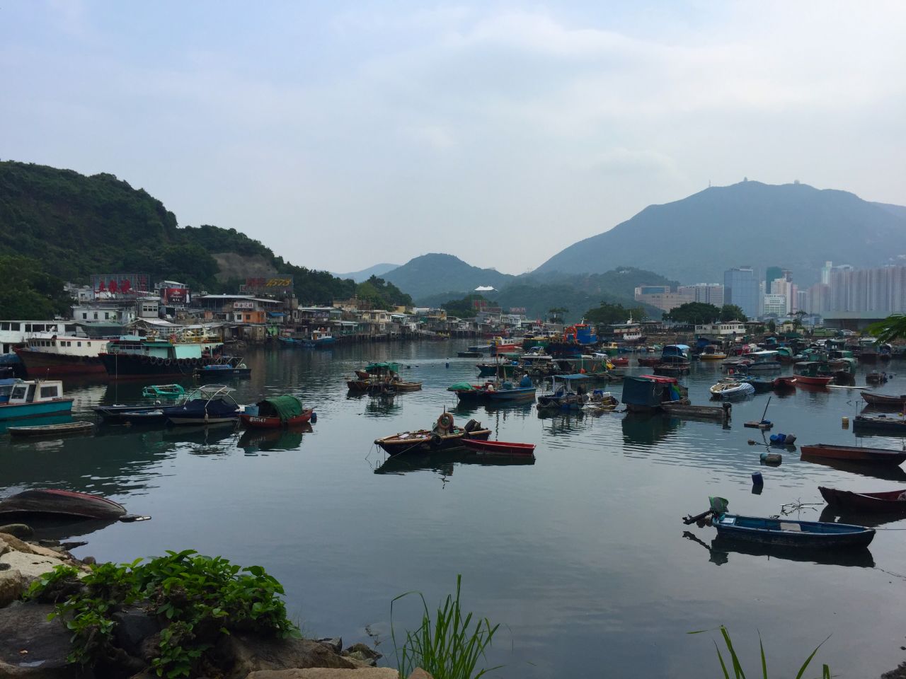 <strong>Lei Yue Mun Fishing Village: </strong>Tucked away on the east side of Kowloon is Lei Yue Mun, a tiny fishing village where locals live as they have for decades.