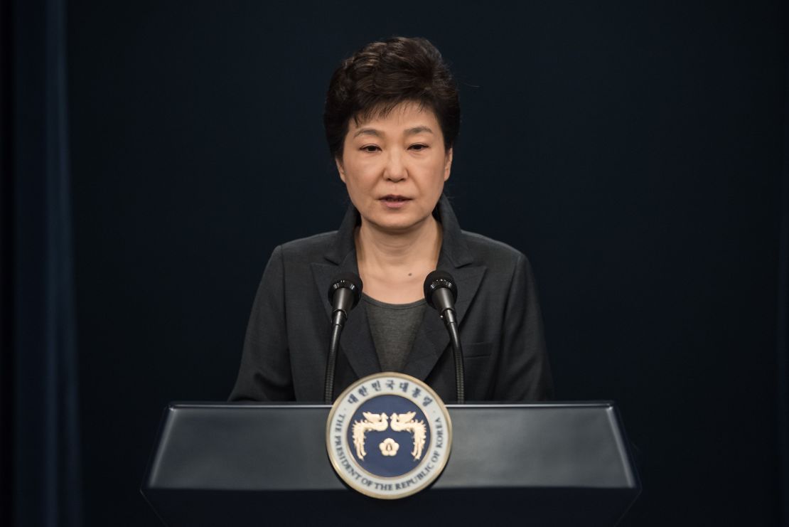 South Korean President Park Geun-hye apologizes last week to the nation.
