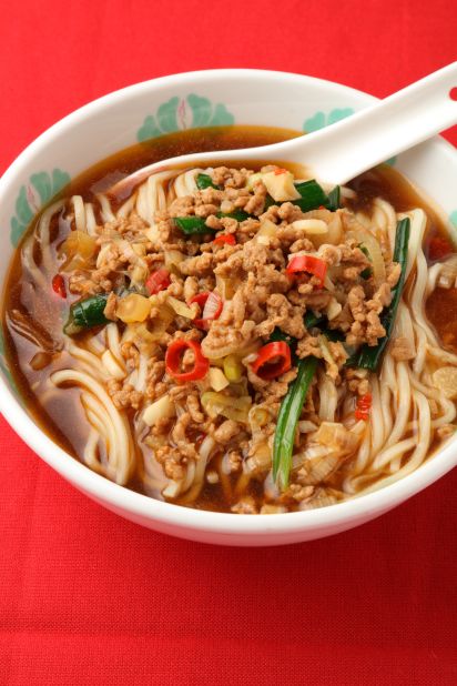 Ground pork, Chinese chives, green onions and bean sprouts are seasoned with red peppers and other spices, fried, then placed on boiled ramen noodles in a soy sauce-based soup. Though the name suggests it comes from Taiwan, it was actually born in Nagoya. 
