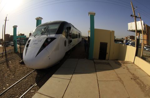 Sudan's very own Chinese railway opened in 2014. The so-called Nile Train is 782 kilometers long, extending from Port Sudan via Atbara to the capital, Khartoum. 