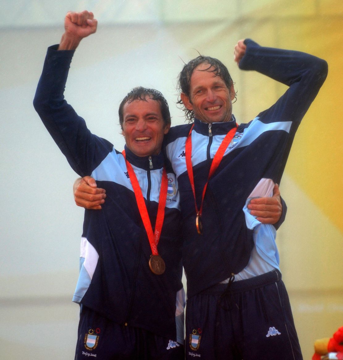 Lange (R) and Carlos Espinola won bronze in the Tornado class at the 2008 Beijing Olympics.