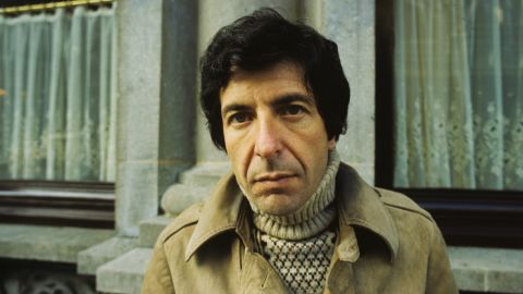 Leonard Cohen in April 1972 in Amsterdam. Apart from his successful musical career, Cohen also wrote novels and numerous collections of poetry.<br />