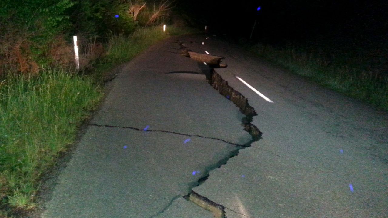 A large fissure formed on Kaikoura Road north of Christchurch.