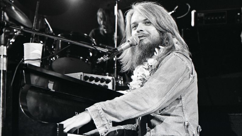 <a href="index.php?page=&url=http%3A%2F%2Fwww.cnn.com%2F2016%2F11%2F13%2Fentertainment%2Fleon-russell-obit%2F" target="_blank">Leon Russell</a>, who emerged as a rock 'n' roll star in the 1970s after working behind the scenes as a session pianist for other musicians, died November 13, his wife told CNN. He was 74.