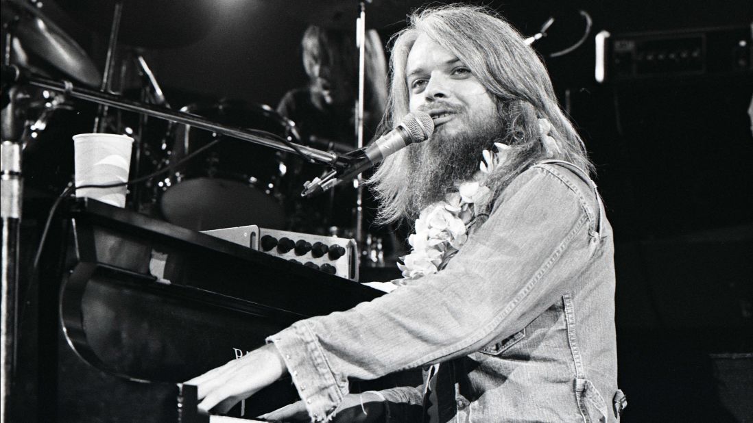 <a href="http://www.cnn.com/2016/11/13/entertainment/leon-russell-obit/" target="_blank">Leon Russell</a>, who emerged as a rock 'n' roll star in the 1970s after working behind the scenes as a session pianist for other musicians, died November 13, his wife told CNN. He was 74.