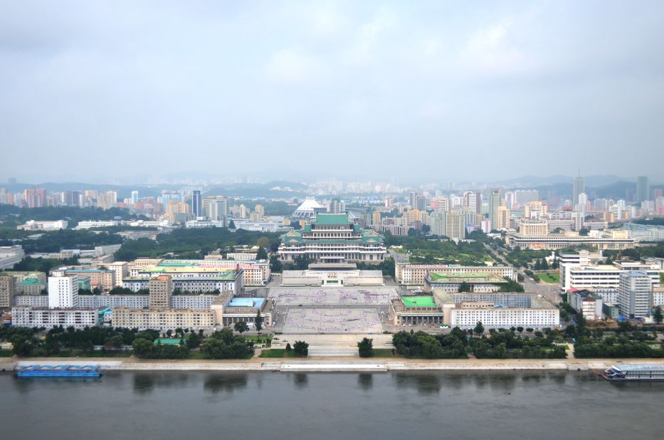 The main square in Pyongyang, Kim II Sung Square plays host to mass dances, performances and military parades.