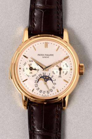 The Patek Philippe reference 3974 is a yellow gold, minute repeating, perpetual calendar wristwatch with phases of the moon. It went under the hammer for $519,140 (CHF 514,000).