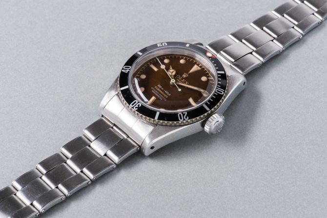 A stainless steel Rolex wristwatch named "Big Crown" was also among the sale's top ten lots. It features a tropical brown "four liner" dial and bracelet and sold for $567,620 (CHF 562,000).