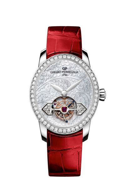 Set with 50 diamonds on the bezel and featuring a white mother of pearl dial, the Cat's Eye Tourbillon with Gold Bridge from Girard Perregaux was awarded the Ladies' High-mech Watch Prize for 2016. 