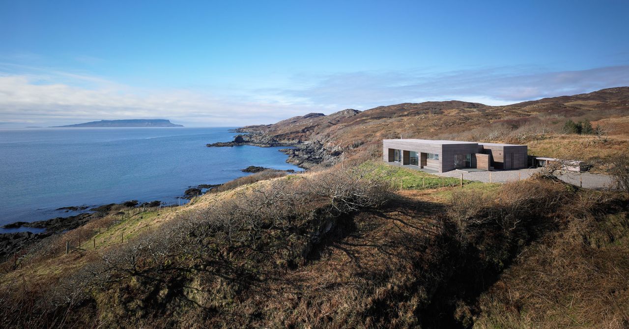 Tigh Port na Long, designed by  Dualchas, is an example of new modern Scottish architecture.