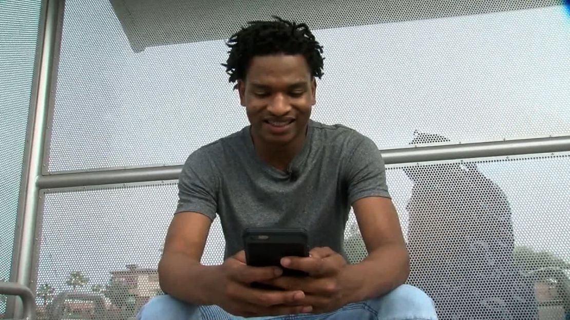Jamal Hinton received a random text invite to Thanksgiving from someone else's "Grandma." 