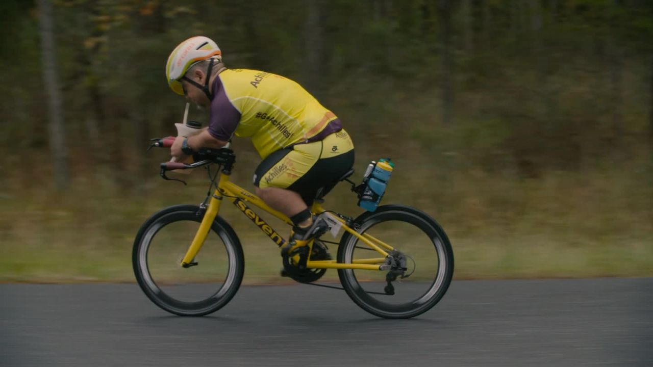 fit nation ironman john young dwarfism_00040318.jpg