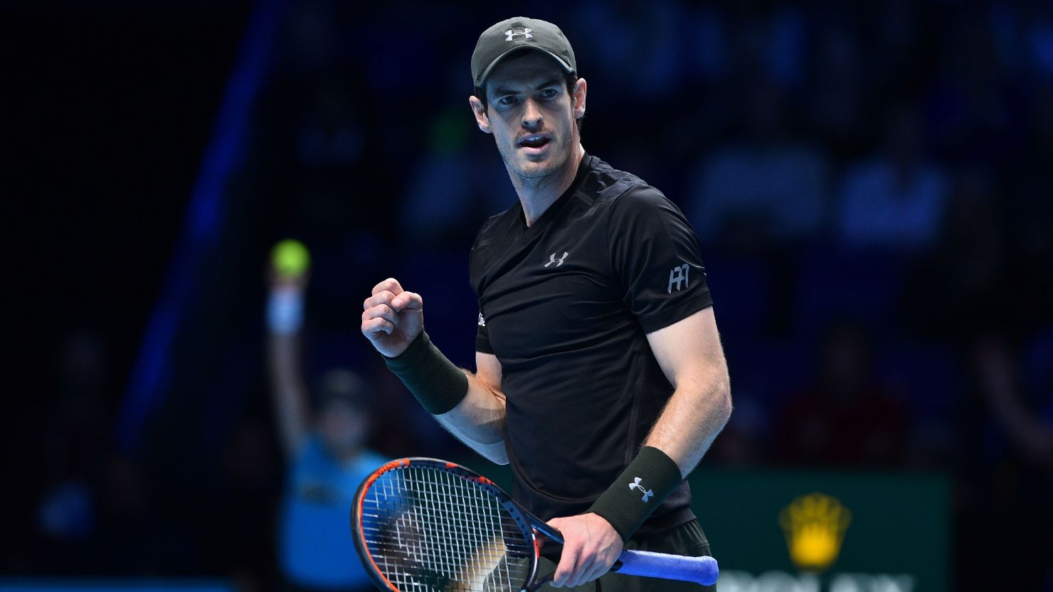 Andy Murray extended his winning streak to 23 matches and reached the final of the World Tour Finals. 