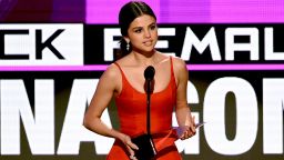 LOS ANGELES, CA - NOVEMBER 20:  Singer Selena Gomez accepts Favorite Pop/Rock Female Artist onstage during the 2016 American Music Awards at Microsoft Theater on November 20, 2016 in Los Angeles, California.  (Photo by Kevin Winter/Getty Images)