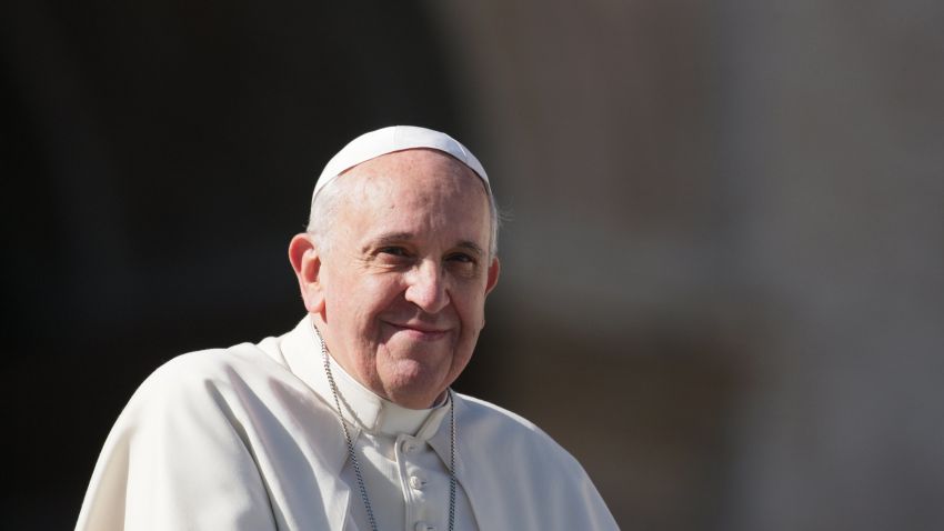 "Pope Francis (Jorge Mario Bergoglio) meeting engaged couples for Saint Valentine feast on Saint Peter's Square. Vatican City, 2014  (Photo by Grzegorz Galazka\Archivio Grzegorz Galazka\Mondadori Portfolio via Getty Images)"