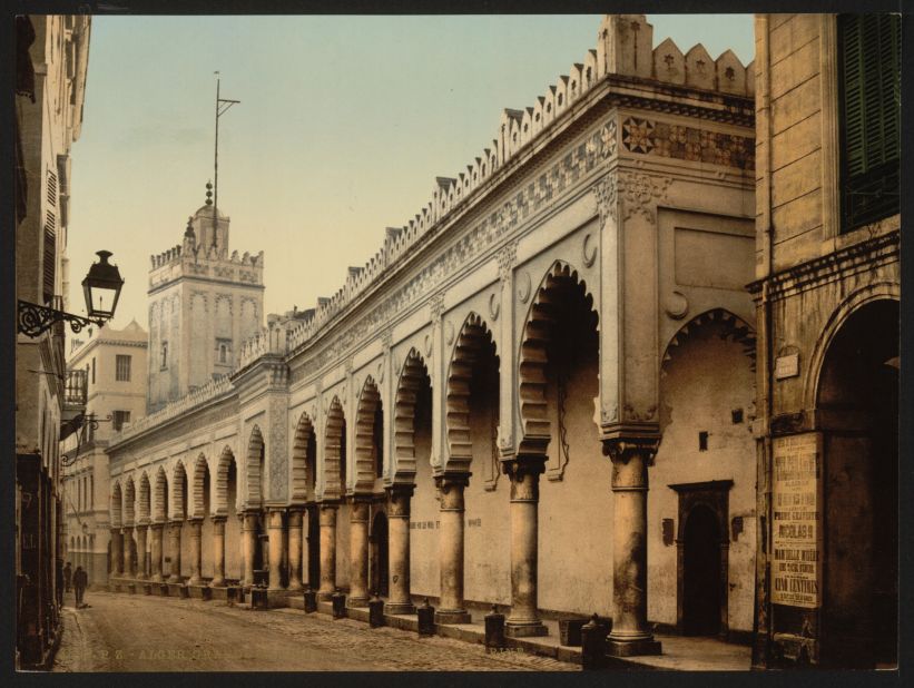 The great mosque in Algiers. Chopin says the peace and stillness of many of the photochroms belies much of the violence of colonial rule, providing the consumer with a romanticized perspective.