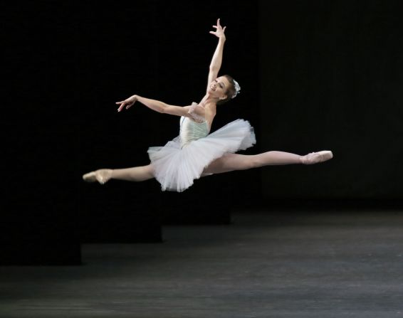 Lauren Lovette in "Raymonda Variations" (Choreography George Balanchine).