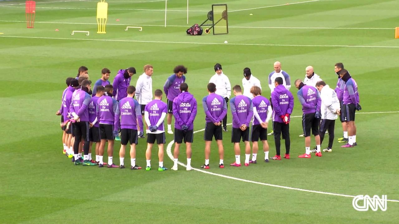 real madrid minute silence chapecoense barcelona pele man utd tributes orig_00000000.jpg