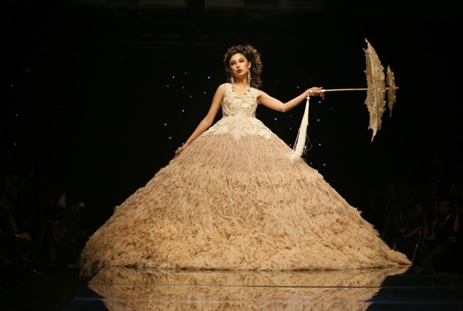 Guo's "Samsara" collection from 2006 was her first haute couture show.