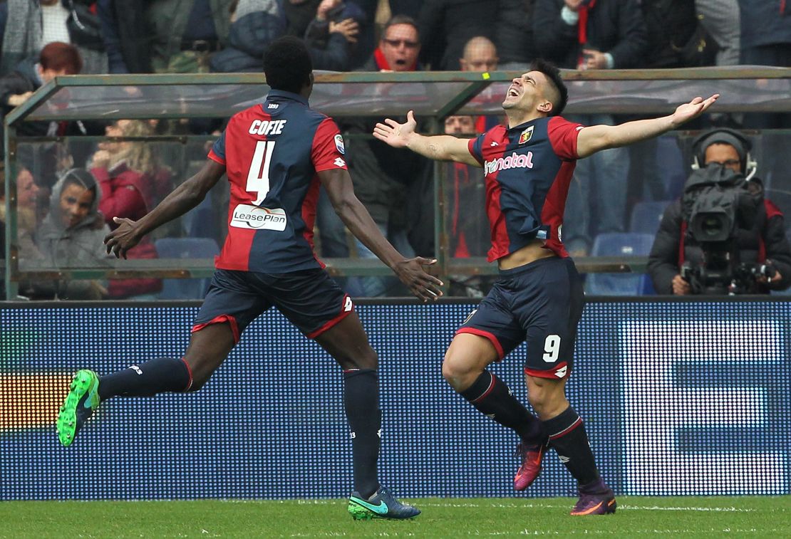 Giovanni Simeone celebrates after scoring against Juventus.
