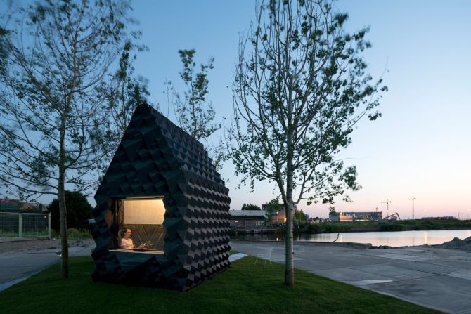 To escape the hustle and bustle of Amsterdam, <a href="index.php?page=&url=http%3A%2F%2Fhouseofdus.com%2F" target="_blank" target="_blank">DUS Architects</a> built an entirely 3D printed mini-retreat -- the "Urban Cabin".