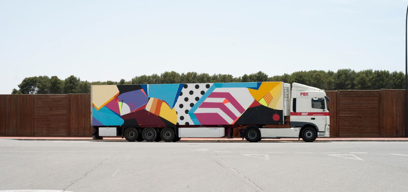 The Truck Art Project convinced Puerto Rican street artist Sen2 Figueroa to paint a truck while in Spain for an exhibition.