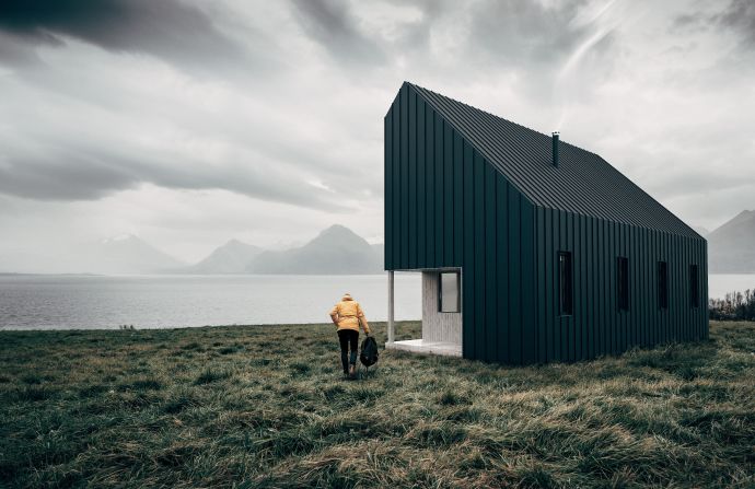 These outdoor recreation huts can be assembled in rural or urban locations by a small group of people, using just their bare hands.