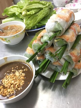 The Vietnamese spring roll, not to be confused with its fried cousin, is a popular appetizer commonly made with slices of pork belly, shrimp, cold vermicelli noodles and veggies like lettuce, mint and chives.