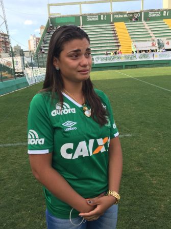 Amanda Machado was due to marry Chapecoense footballer Dener Assuncao Braz on Friday. He was among 19 players who died in the Colombia plane crash.