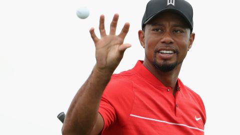 Tiger Woods mixed 24 birdies with a string of dropped shots in his comeback tournament in the Bahamas.