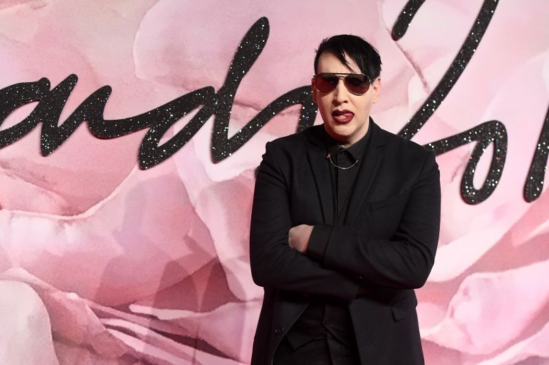 Marilyn Manson surprised and Gigi cried 7 things that happened at