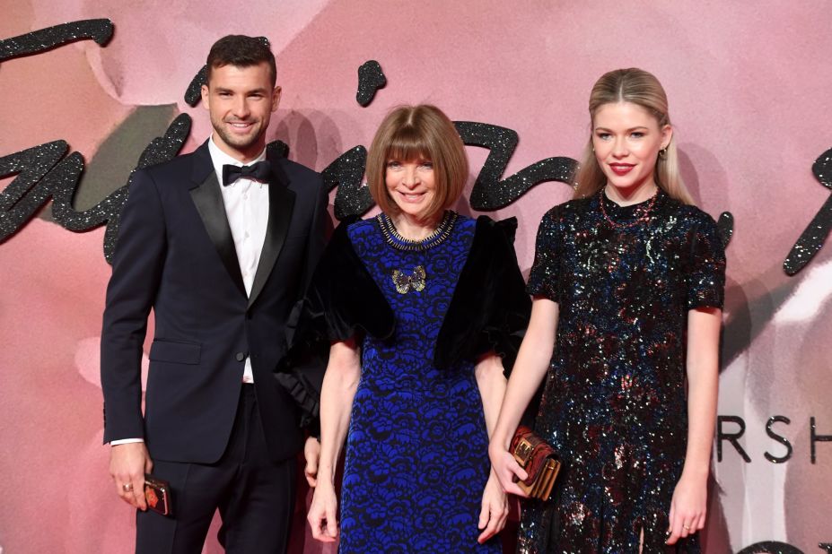 Anna Wintour and guests on the red carpet. 