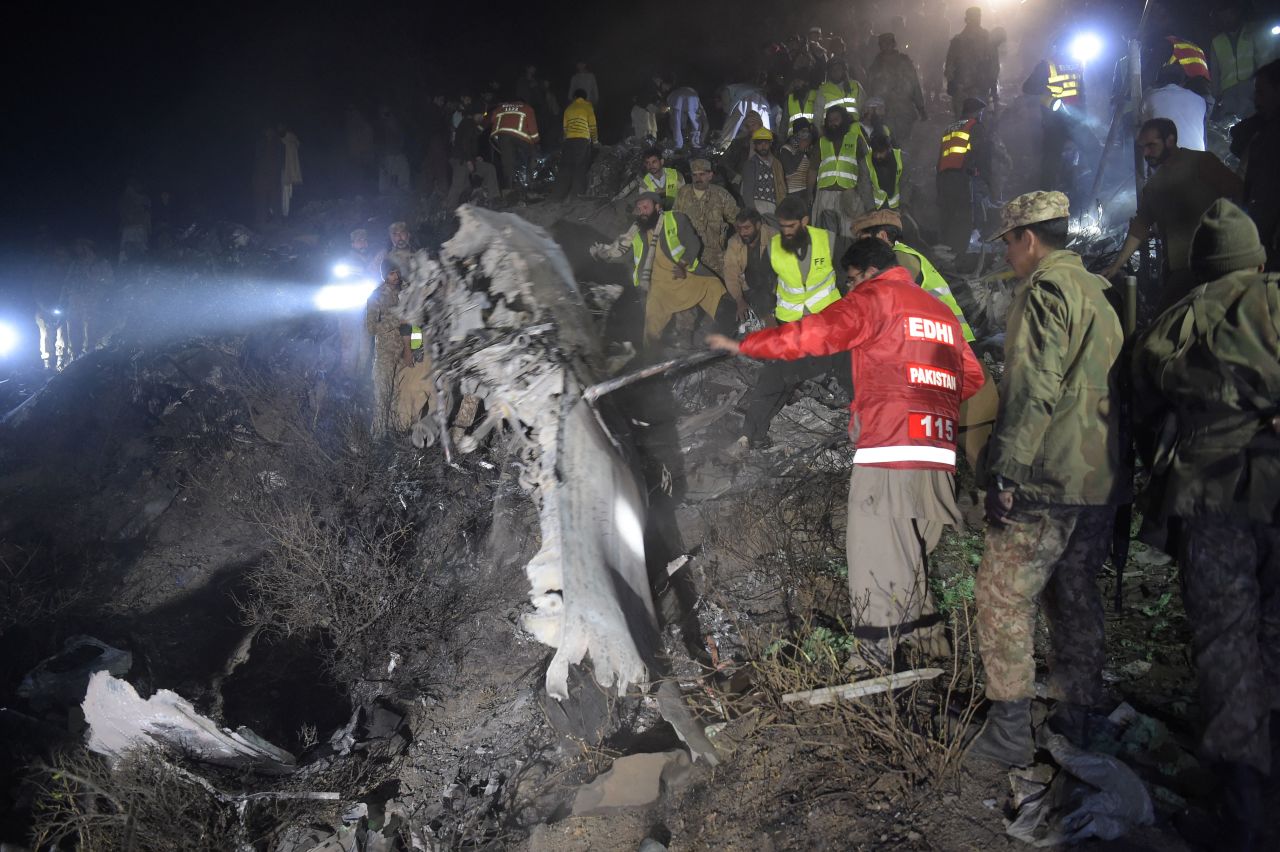 <a href="http://www.cnn.com/2016/12/07/asia/pakistan-missing-plane/index.html" target="_blank"> Pakistan International Airlines flight Flight PK-661</a> crashed near Abbottabad, Pakistan, killing all 47 people on board, according to the airline. The airline said the flight was carrying 42 passengers and five crew members when it lost contact with a control tower on its way from Chitral to Islamabad. It crashed into the mountains near Abbottabad and Havelian. 