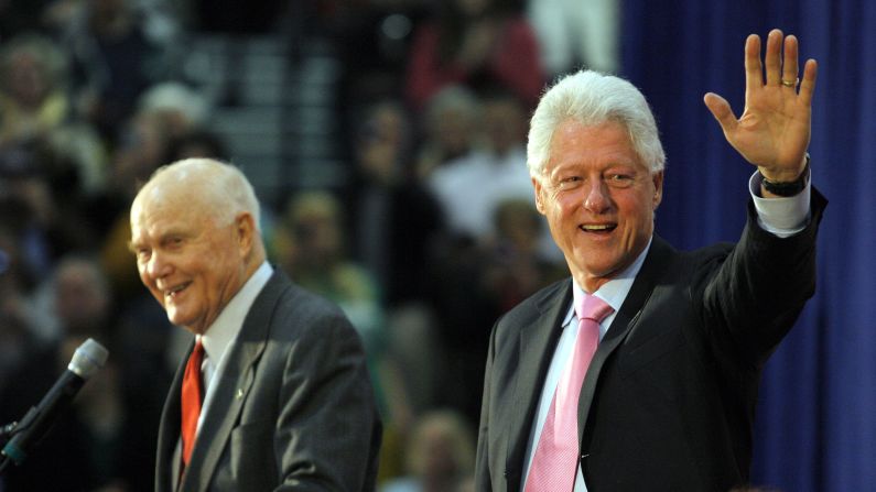 Glenn joins former President Bill Clinton in Marion, Ohio, during a campaign stop for Hillary Clinton during her 2008 presidential campaign