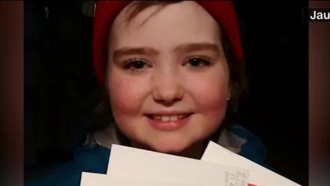christmas cards for girl getting chemotherapy daily hit newday_00002012.jpg
